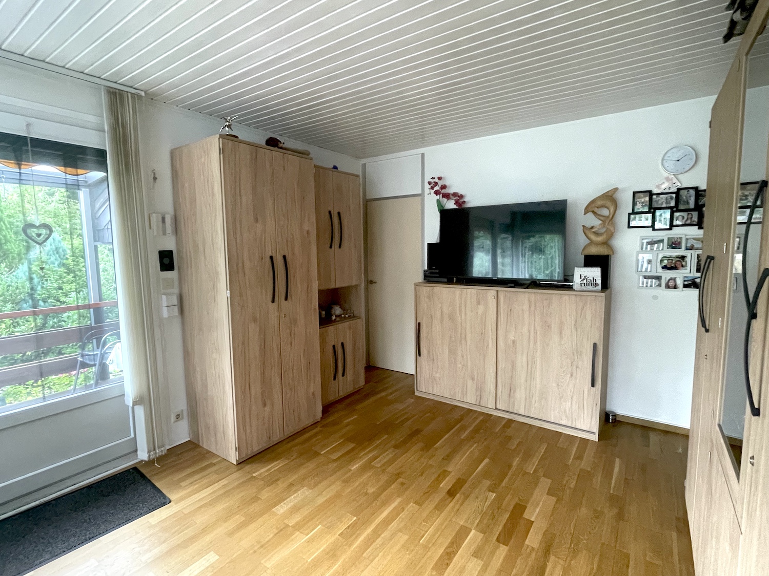 Der geräumige Wohnbereich.